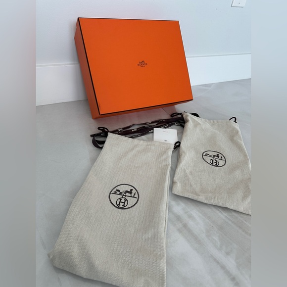 Gorgeous Hermes Box with 2 Dust Bags, Extra Long Ribbon and Paper Shoe Inserts - Picture 1 of 10